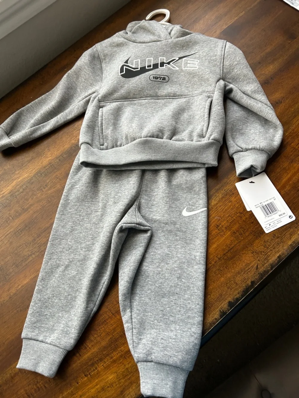 Nike Boys 2-Piece Set - Dark Grey Heather - Picture 3 of 3